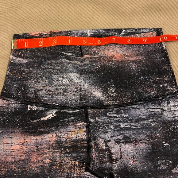 Lululemon - Picture 6 of 6